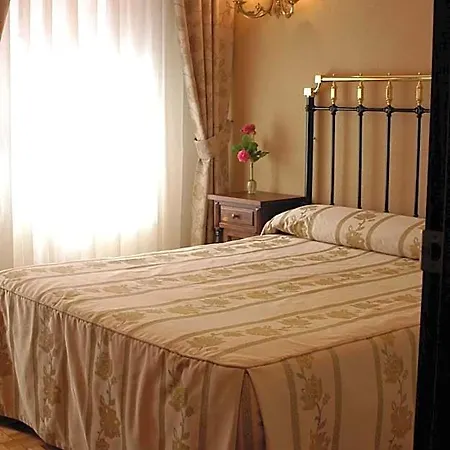 Julia Hotel 2*