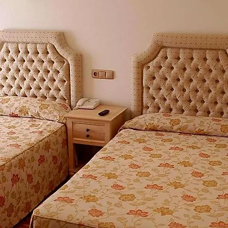 Julia Hotel