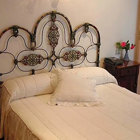 Hotel Julia 2*